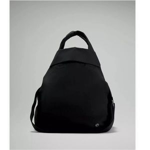 Lululemon on my level bag 2.0 19L
